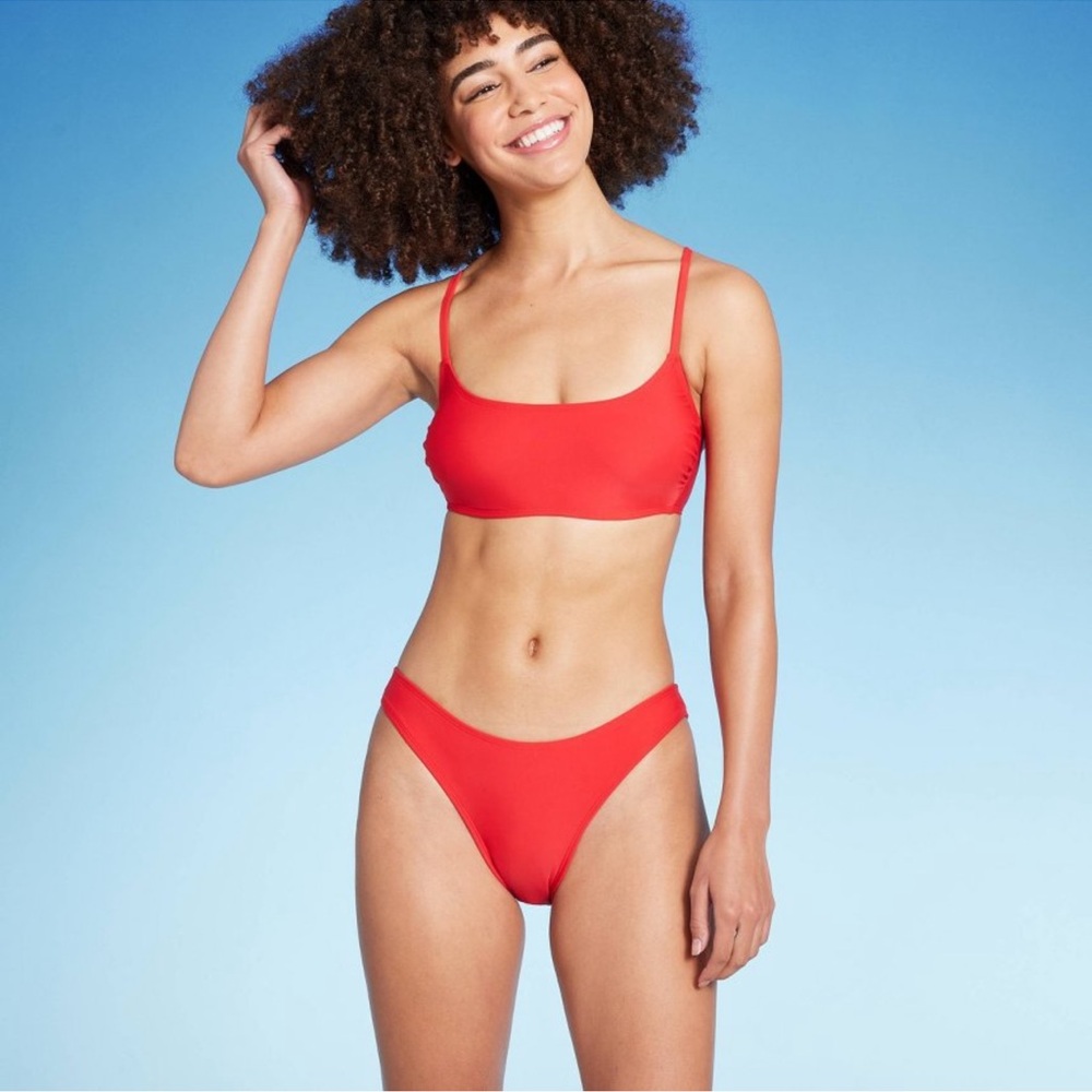 Women'sScoop Front Low-Rise High Leg
Cheeky Bikini Bottom - Wild Fable Red XS